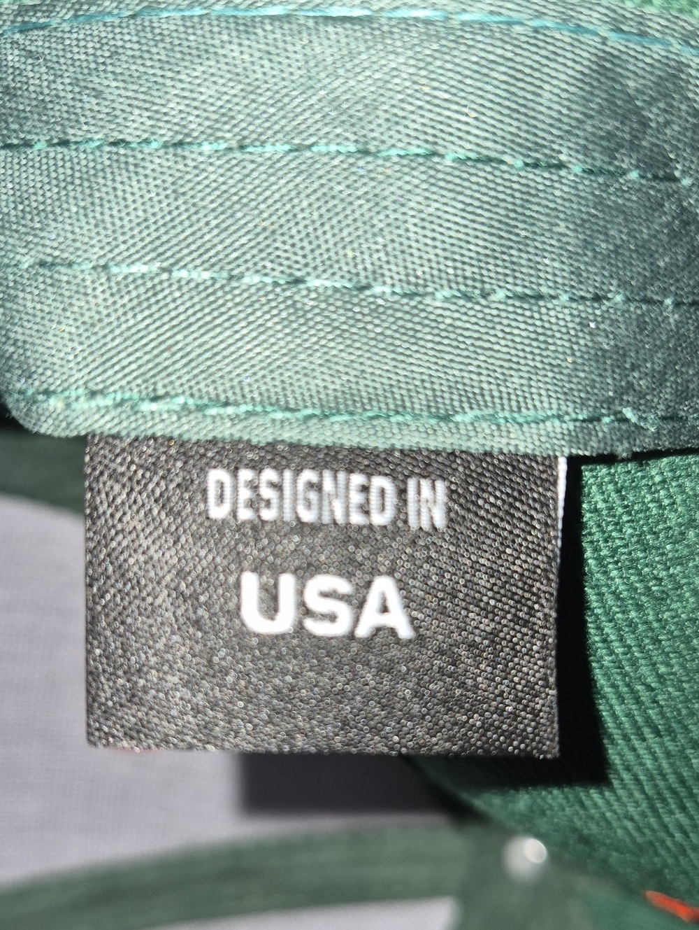 Green and Red Baseball Cap with Embroidered Wing Logo (MÉXICO) - Picture 10 of 11